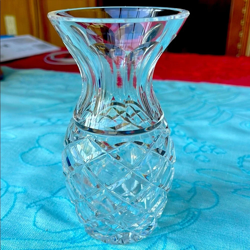 Signed VINTAGE WATERFORD CRYSTAL VASE 5 1/2